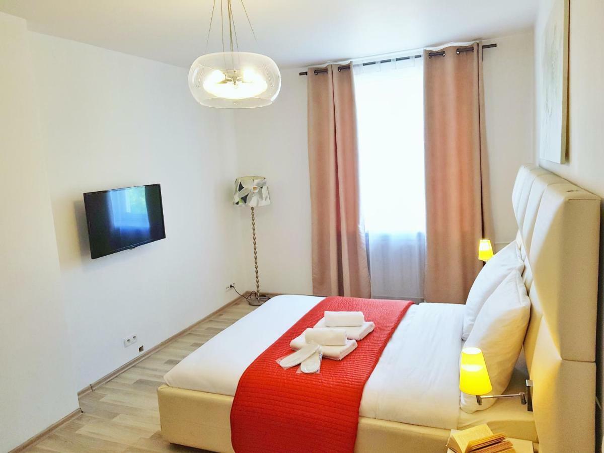 Royal Aleja Jana Pawla Ii Апартаменти Варшава